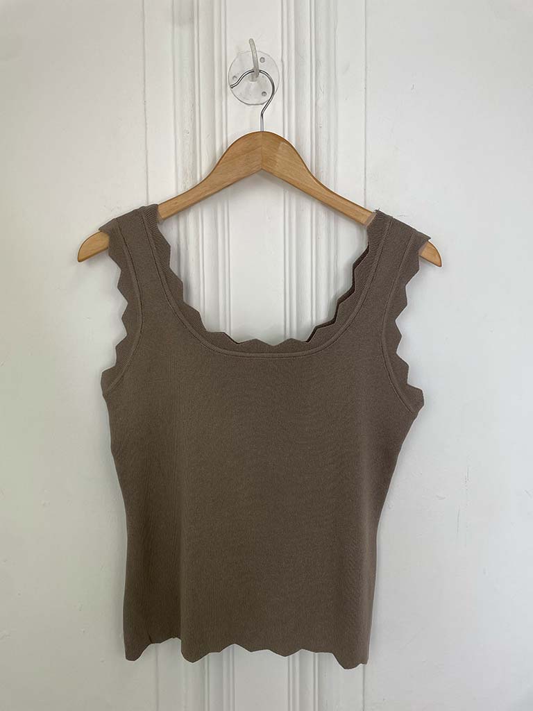 Diamond Edge Vest - Mocha - Image 3