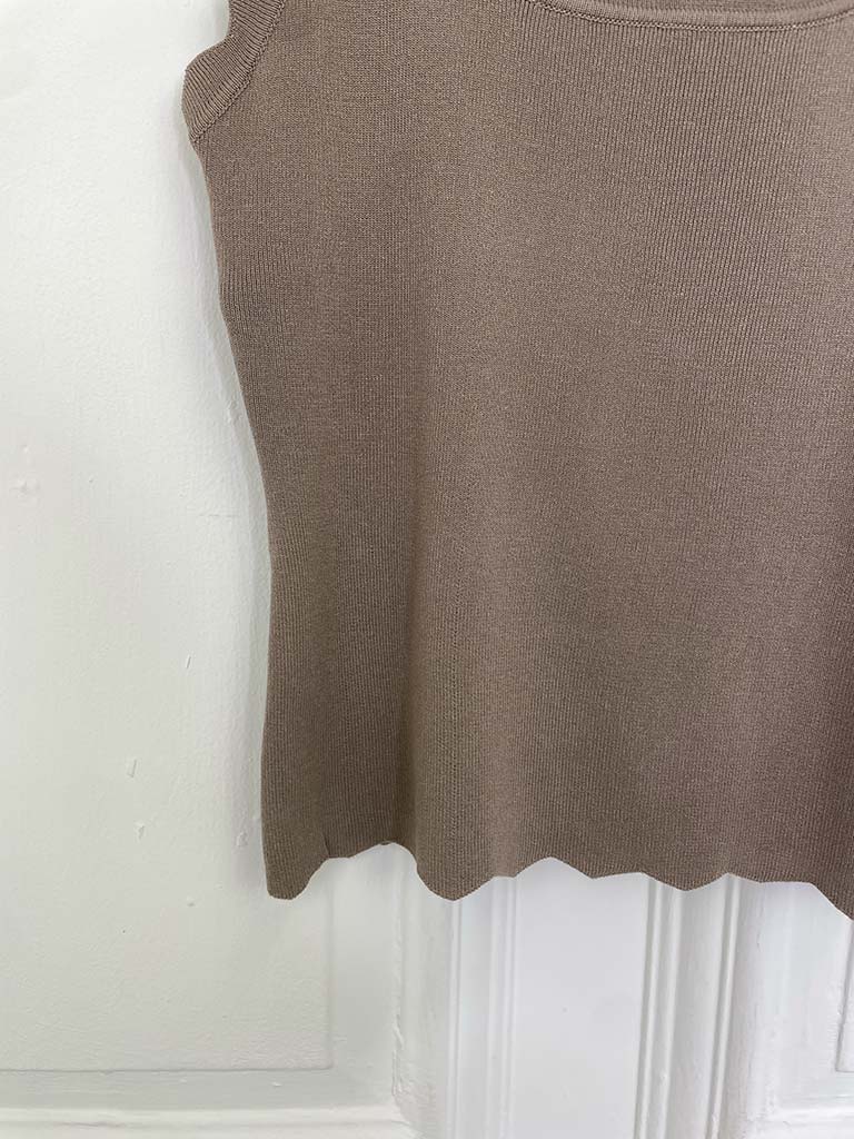 Diamond Edge Vest - Mocha - Image 5