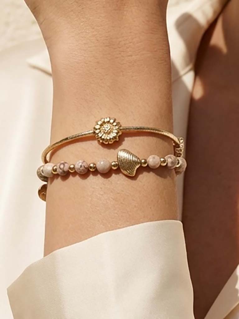 Envy Daisy & Bead Bracelet - Gold - Image 2